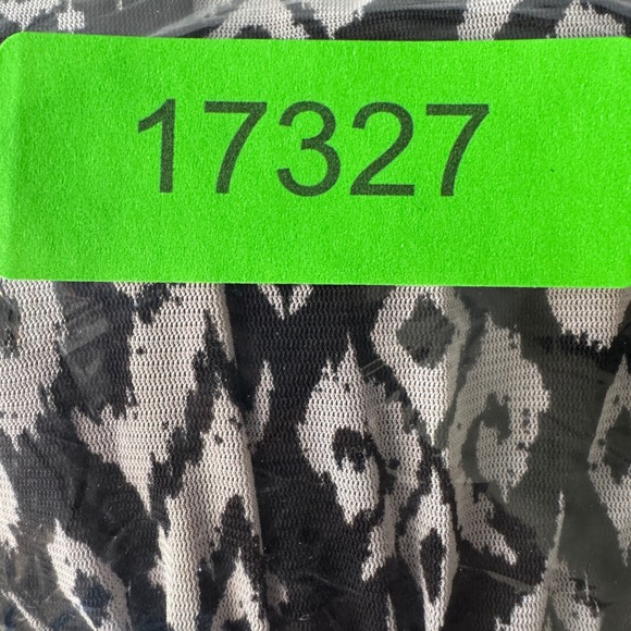 Old Navy Women's Babydoll Black Gray Tribal Print V-Neck Dress Size Medium Boho - Picture 13 of 13